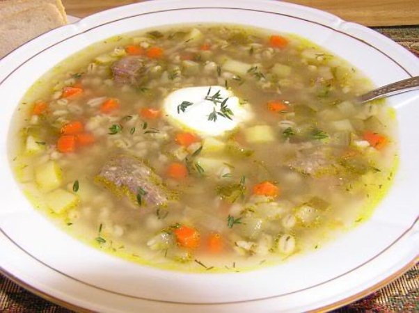 Рассольник с перловкой в мультиварке: рецепт