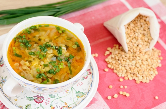 Как сварить гороховый суп с копчеными ребрышками?